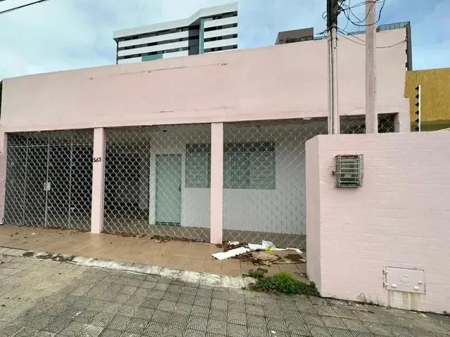 Imagem: A casa possui 1 Dormitório, 2 Banheiros, 170m² de Área e