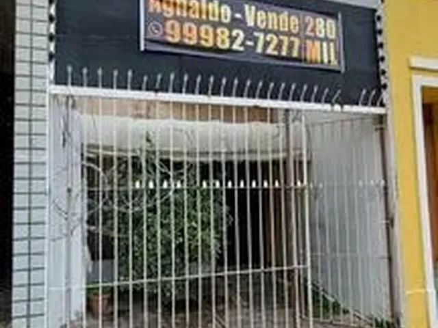 Imagem: Prédio no Centro/ Rua da Praia