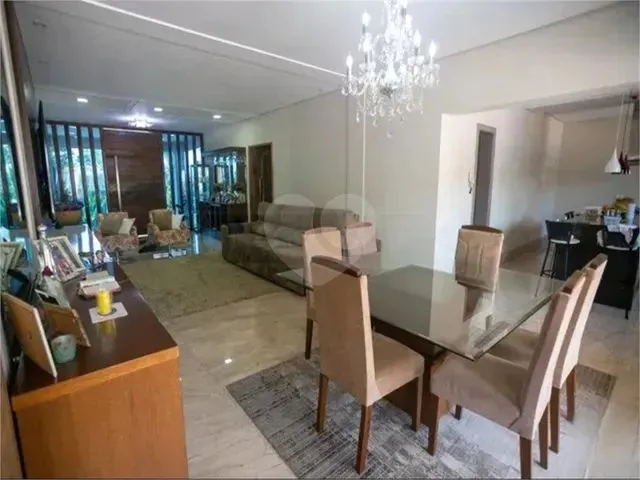 Imagem: Casa em Condomínio À Venda, 3 Quartos
