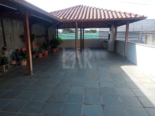 Imagem: Casa À Venda, 5 Quartos, 1 Suíte, 8 Vagas
