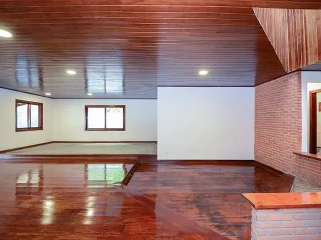 Imagem: Casa Tipo para Venda com 5 Quartos, 350M²