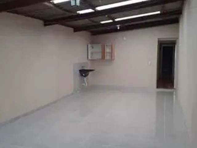 Imagem: A casa possui 1 Dormitório, 1 Banheiro e está localizado