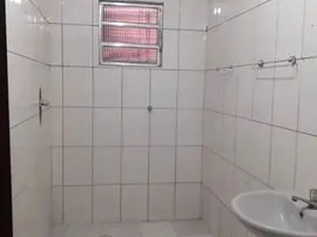 Imagem 2: Aluga-Se Casa Jd. Leonor. Varanda, Área de serviço, 1 Banheiroe1...
