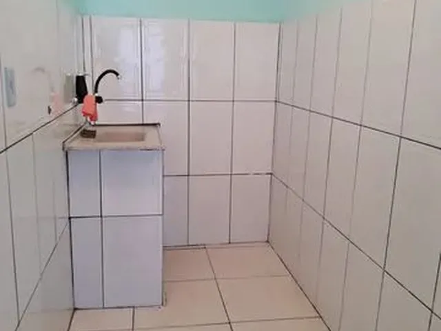 Imagem 5: Kitnet para Aluguel com 1 Quarto, Banheiro, Varanda e Área de Serviço - Nova Iguaçu