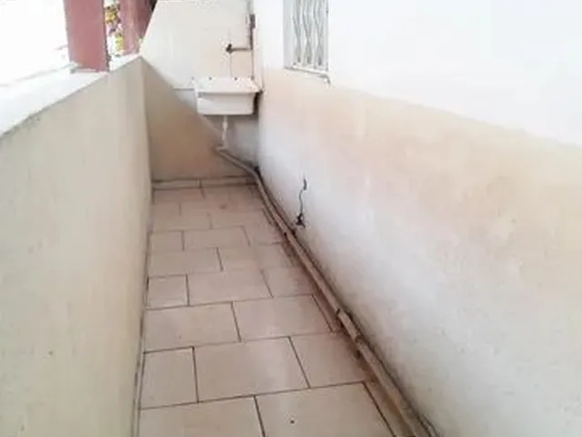 Imagem 6: Kitnet para Aluguel com 1 Quarto, Banheiro, Varanda e Área de Serviço - Nova Iguaçu
