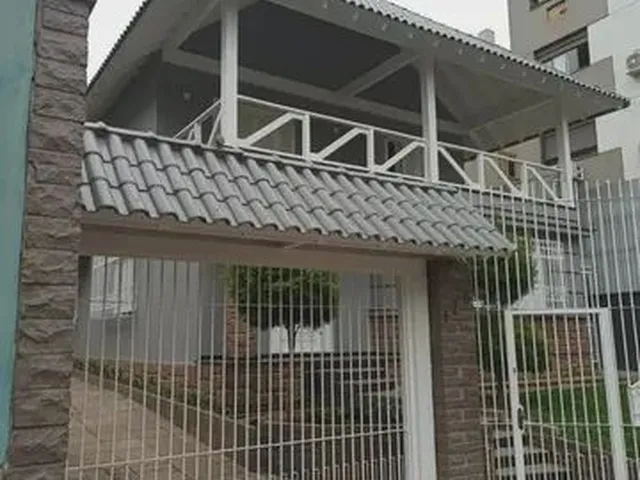 Imagem: Porto Alegre - Casa Padrão - Petrópolis