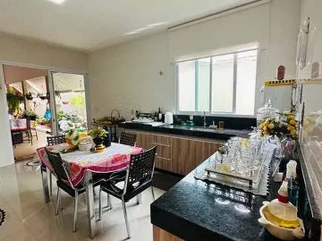 Imagem 2: Térrea para Venda Tem 230 Metros Quadrados com 3 Quartos em Solange Parque I - Goiânia