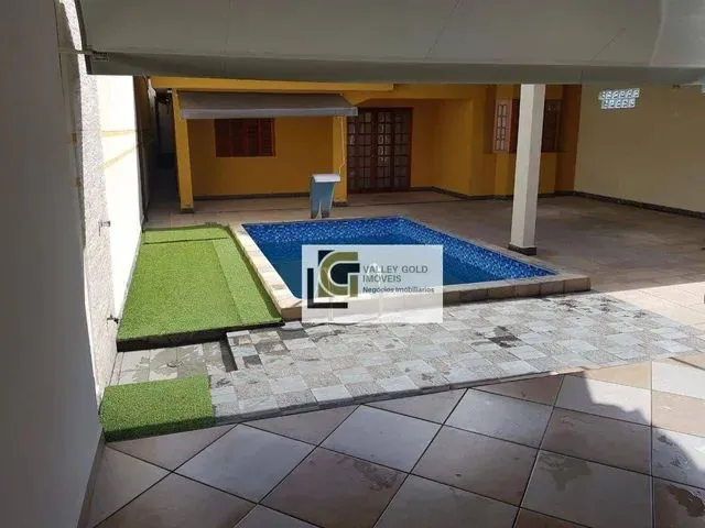 Imagem: Casa com 3 Dormitórios À Venda, 180 M²