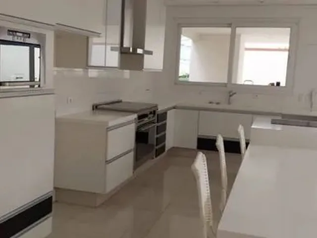 Imagem 15: Casa para Venda com 430 Metros Quadrados com 4 Quartos em Granja Viana - Cotia - Sp