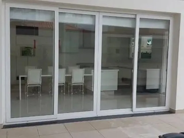 Imagem 7: Casa para Venda com 430 Metros Quadrados com 4 Quartos em Granja Viana - Cotia - Sp