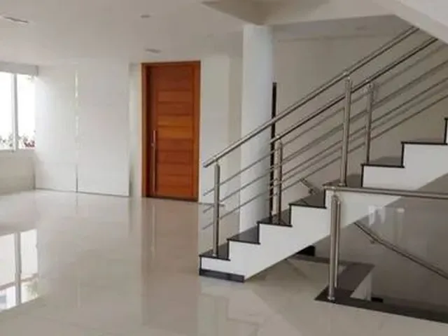 Imagem 9: Casa para Venda com 430 Metros Quadrados com 4 Quartos em Granja Viana - Cotia - Sp