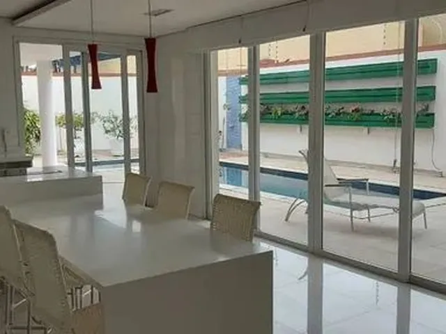 Imagem 4: Casa para Venda com 430 Metros Quadrados com 4 Quartos em Granja Viana - Cotia - Sp