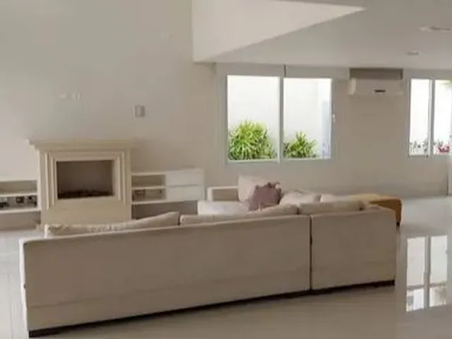 Imagem 10: Casa para Venda com 430 Metros Quadrados com 4 Quartos em Granja Viana - Cotia - Sp