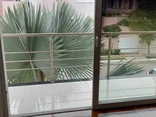 Imagem 2: Casa para Venda com 430 Metros Quadrados com 4 Quartos em Granja Viana - Cotia - Sp
