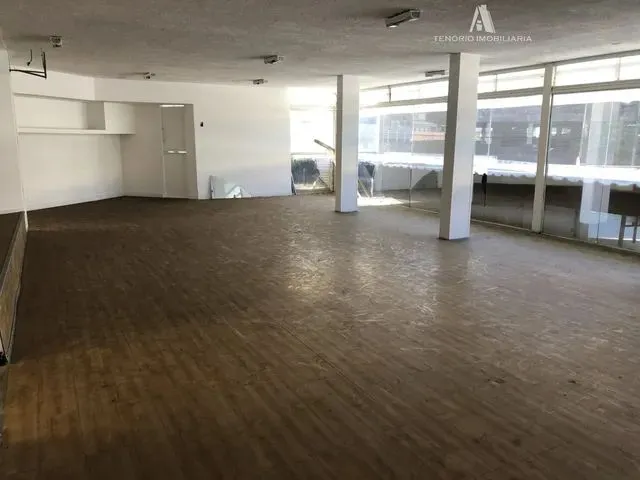 Imagem: Excelente Casa de Esquina Próximo a Curva