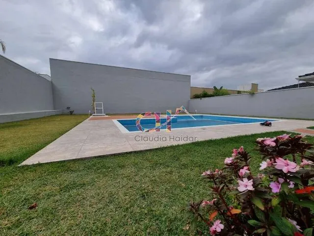 Imagem: Casa com 4 Dormitórios para Alugar, 350
