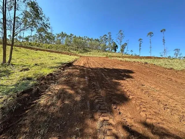 Imagem: Terrenos de 600M² com Lago para Pesca Esportiva