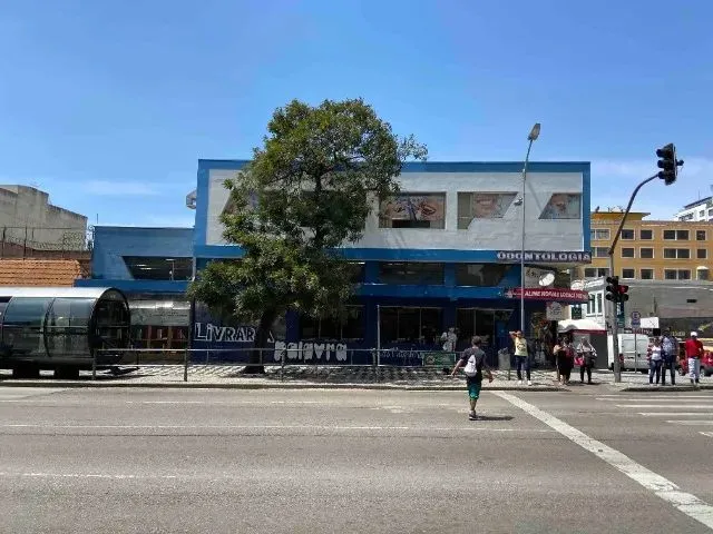 Imagem: Prédio Comercial no Centro de Curitiba