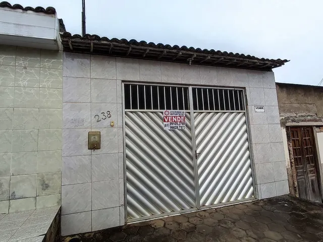 Imagem: A casa possui 2 Dormitórios, 1 Banheiro, 2 Vagas na