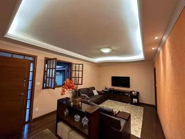 Imagem 1: Casa a Venda, 3 Quartos no Jardim Renascença