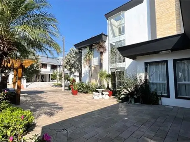 Imagem 2: Casa Triplex Mobiliado com Elevador Panorâmico no Bairro Igara em Canoas