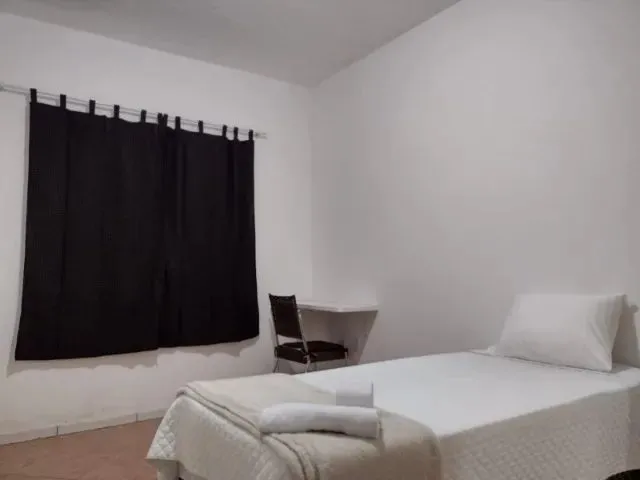 Imagem 7: Quarto Mobiliado Granja dos Cavaleiros Macaé