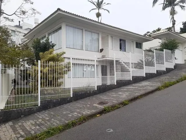 Imagem: Casa com 3 Suítes e 1 Dormitórios para