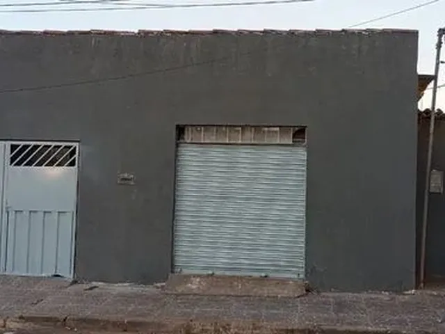 Imagem: Casa com Comércio Local Privilegiado