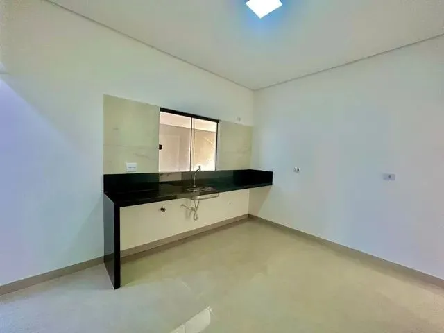 Imagem 11: Excelente Casa com Amplo Espaço de Terreno e Piscina