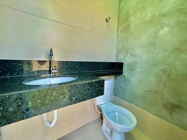 Imagem 13: Excelente Casa com Amplo Espaço de Terreno e Piscina