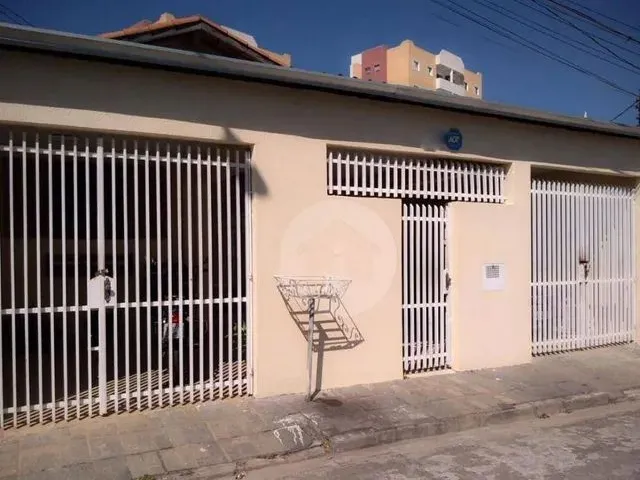 Imagem: Casa com 4 Dormitórios À Venda, 200 M²