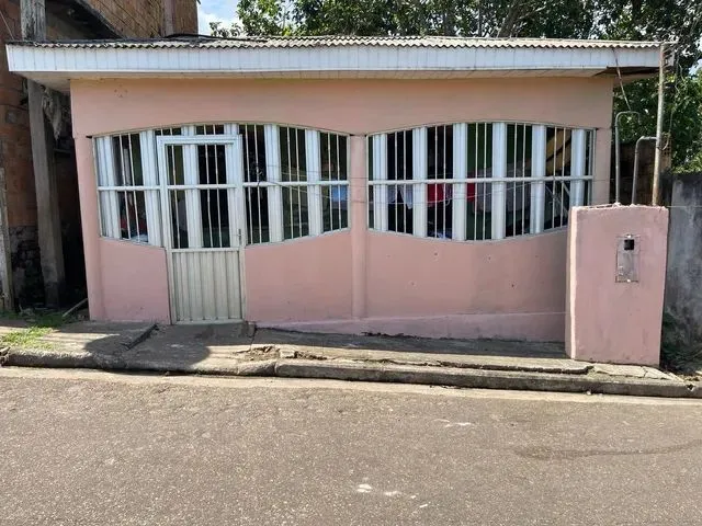 Imagem: Casa, com 2 Quarto Um Banheiro Uma Cozinha