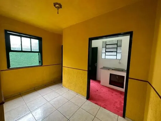 Imagem: A casa possui 2 Dormitórios, 1 Banheiro, 1 Vaga na