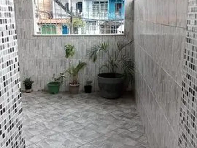 Imagem 12: Aluga-Se Casa: 1º Andar, 2 Quartos (1 Suíte), Sala, Cozinha, Banheiro, Área De