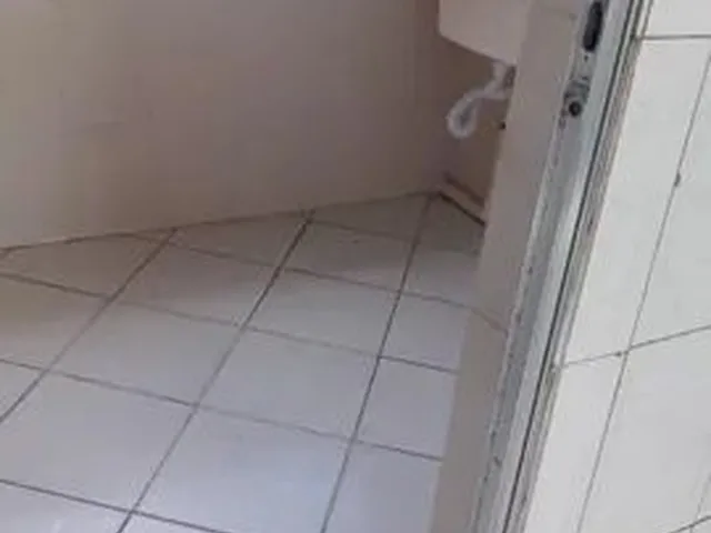 Imagem 15: Aluga-Se Casa: 1º Andar, 2 Quartos (1 Suíte), Sala, Cozinha, Banheiro, Área De
