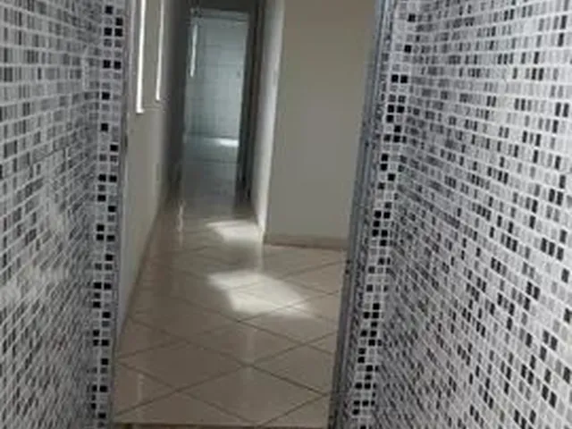 Imagem 14: Aluga-Se Casa: 1º Andar, 2 Quartos (1 Suíte), Sala, Cozinha, Banheiro, Área De