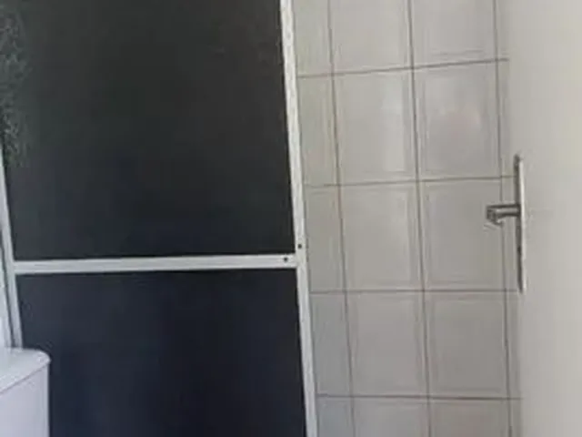 Imagem 16: Aluga-Se Casa: 1º Andar, 2 Quartos (1 Suíte), Sala, Cozinha, Banheiro, Área De