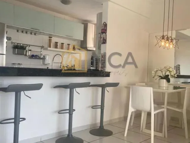 Imagem: O apartamento possui 2 Dormitórios, 1 Suíte, 2 Banheiros,