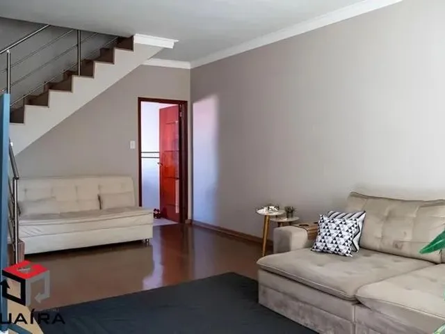Imagem: A casa possui 3 Dormitórios, 1 Suíte, 3 Banheiros, 3
