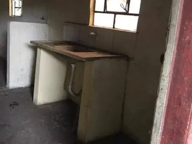 Imagem 4: Casa com 2 Dormitórios À Venda, 95 M² por R$ 140.000,00 - Vila Antônio Augusto Luiz