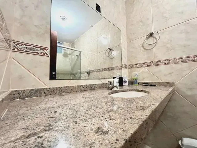 Imagem 4: Com 03 Suítes, Varanda, Sala Ampla e Lavabo, Este Imóvel Oferece Um Ambiente