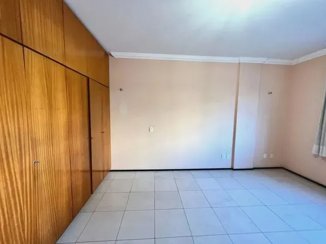 Imagem 7: Com 03 Suítes, Varanda, Sala Ampla e Lavabo, Este Imóvel Oferece Um Ambiente