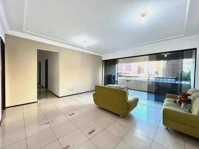 Imagem 8: Com 03 Suítes, Varanda, Sala Ampla e Lavabo, Este Imóvel Oferece Um Ambiente