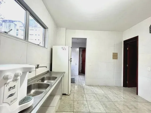 Imagem 13: Com 03 Suítes, Varanda, Sala Ampla e Lavabo, Este Imóvel Oferece Um Ambiente