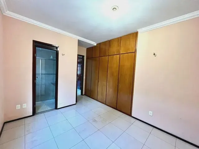 Imagem 10: Com 03 Suítes, Varanda, Sala Ampla e Lavabo, Este Imóvel Oferece Um Ambiente