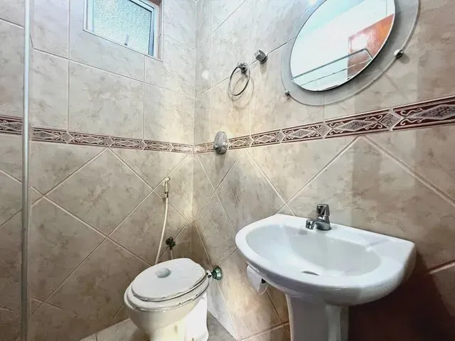 Imagem 12: Com 03 Suítes, Varanda, Sala Ampla e Lavabo, Este Imóvel Oferece Um Ambiente