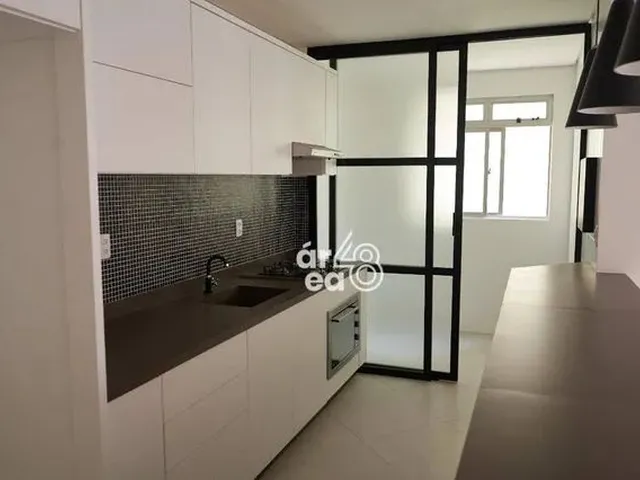 Imagem: O apartamento possui 2 Dormitórios, 1 Banheiro, 1 Vaga na