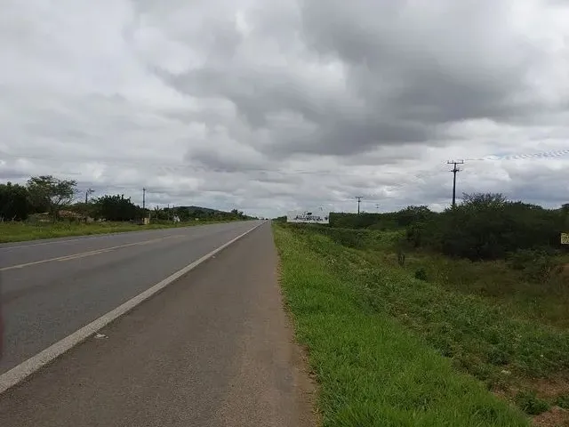 Imagem 2: Área de Terra Terreno / lote com venda por R$600.000