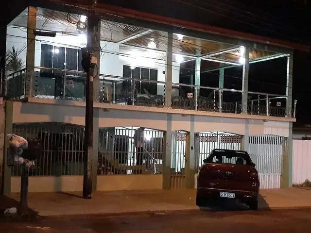 Imagem: A casa possui 3 Dormitórios, 2 Suítes, 3 Banheiros, 3