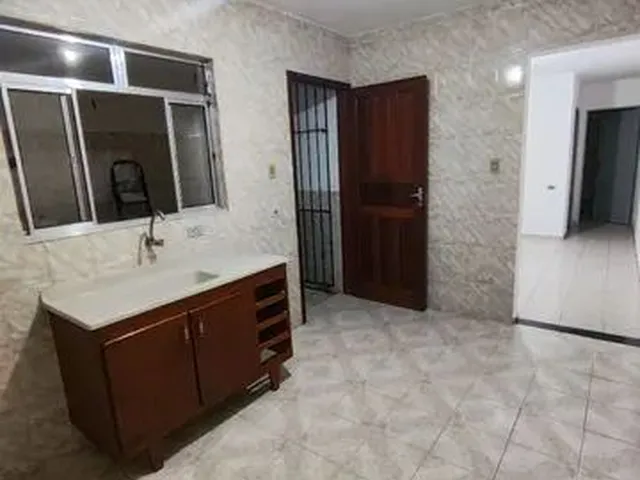 Imagem: Aluga-Se Casa 3 Cômodos e 1 Banheiro